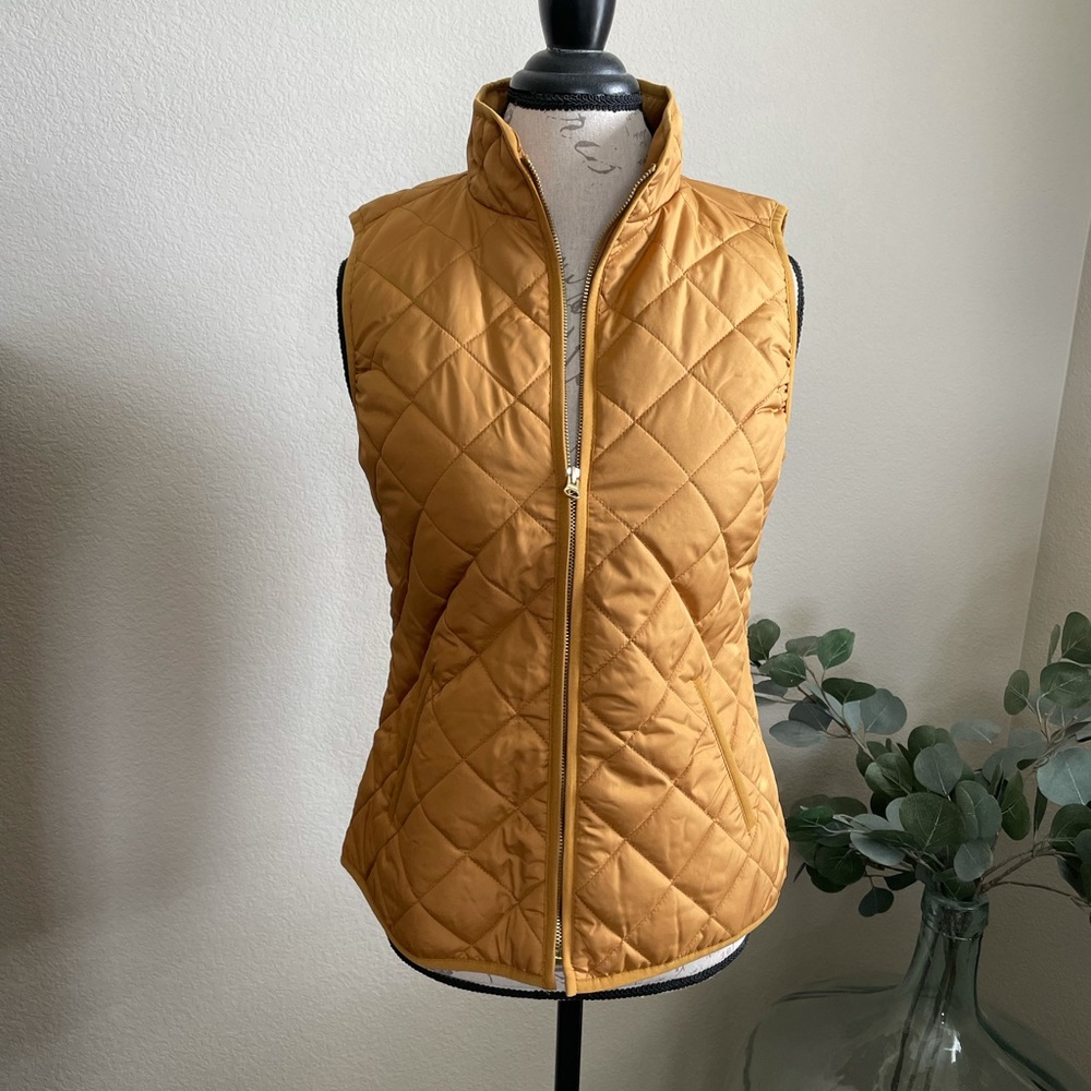 Old Navy Quilted Vest Small